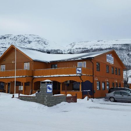 Henriksen Gjestestue Sørkjosen المظهر الخارجي الصورة