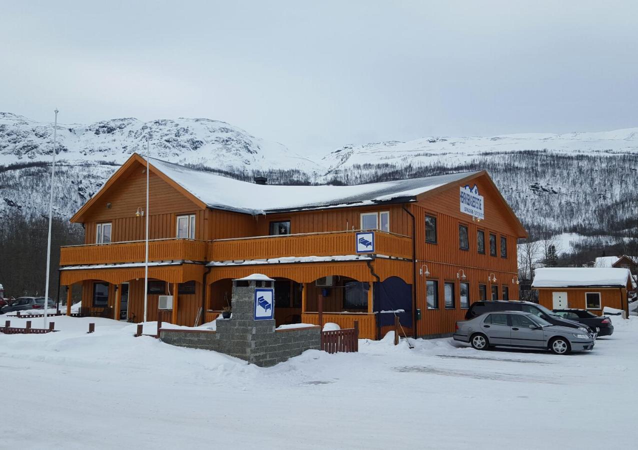 Henriksen Gjestestue Sørkjosen المظهر الخارجي الصورة